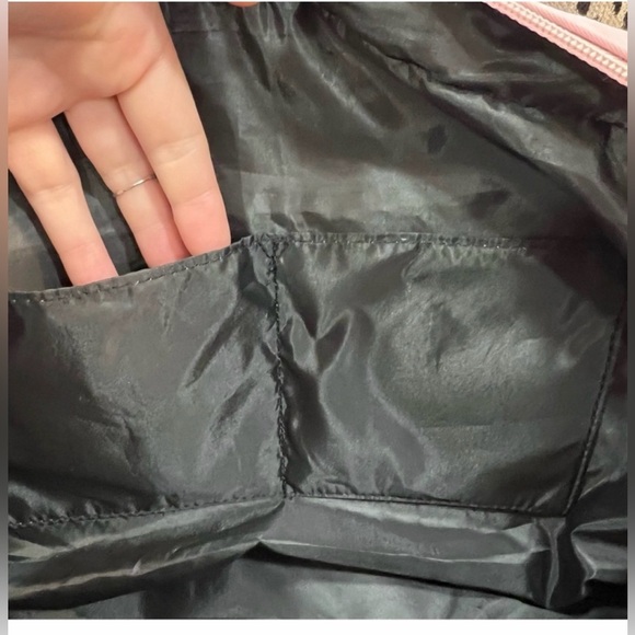 Victoria’s Secret Pink Quilted Tote Travel Weekender Gym Logo Duffel Bag - Picture 17 of 17